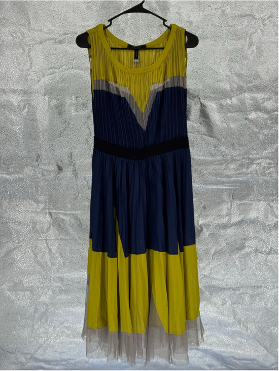 BCBGMAXAZRIA Dresses & Skirts - Women's BCBGMAXAZRIA Pleated Midi Dress Yellow Blue